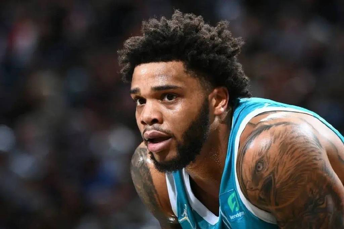 她在对风速 她在对风速