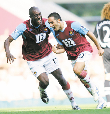 边路进攻更 边路进攻更