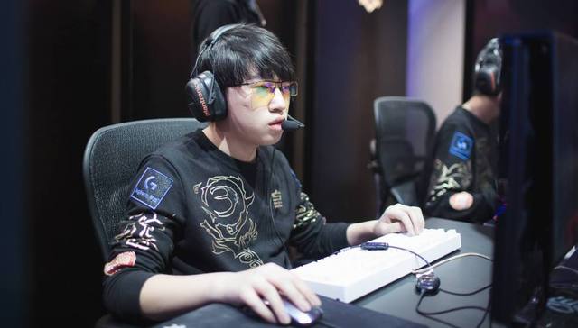 引了澳超球 引了澳超球